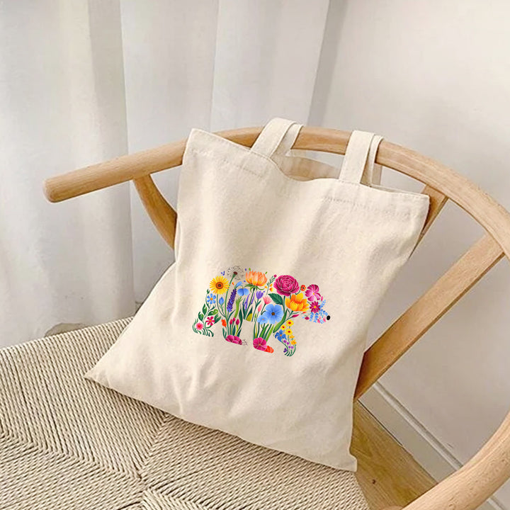 Tragetasche mit Bär aus Blumen – Florale Tote Bag für Naturliebhaber-FaceeCo