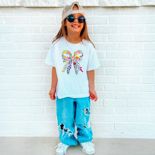 Kindershirt mit Schleife aus Wildblumen – Florales T-Shirt für Mädchen-FaceeCo
