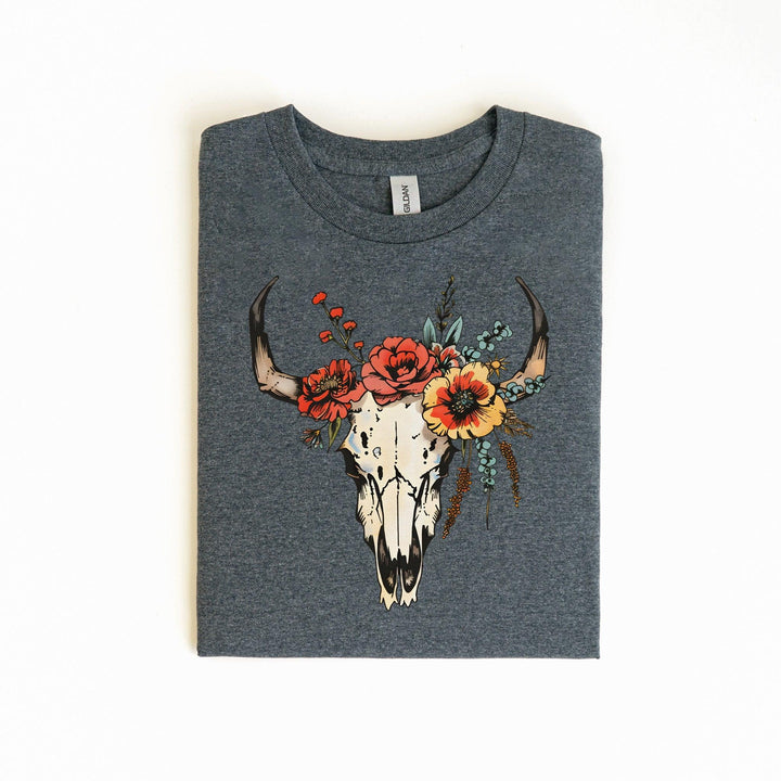 Boho-Kuhschädel T-Shirt | Blumen und Wildwest-Flair-FaceeCo