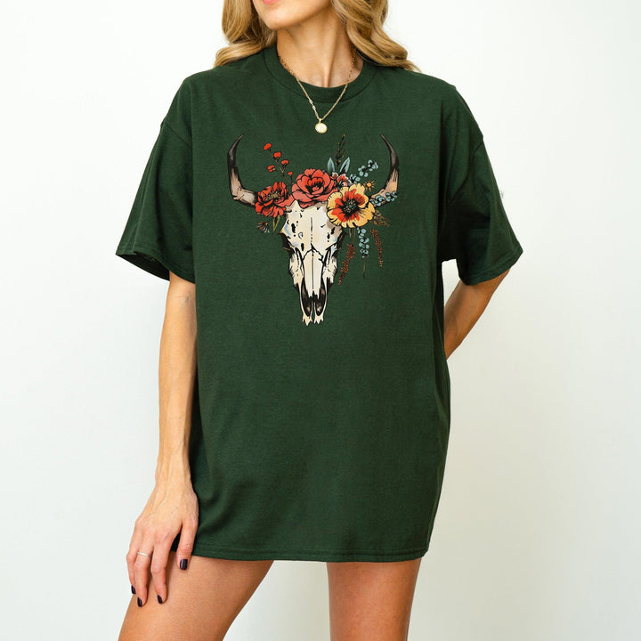Boho-Kuhschädel T-Shirt | Blumen und Wildwest-Flair-FaceeCo