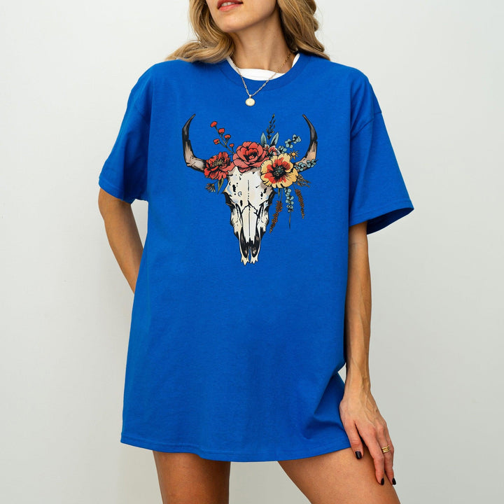 Boho-Kuhschädel T-Shirt | Blumen und Wildwest-Flair-FaceeCo