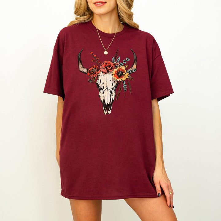 Boho-Kuhschädel T-Shirt | Blumen und Wildwest-Flair-FaceeCo