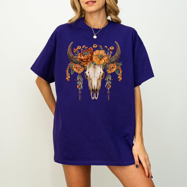 Florale Totenkopf-Kunst T-Shirt | Boho-Kuhschädel-Shirt-FaceeCo