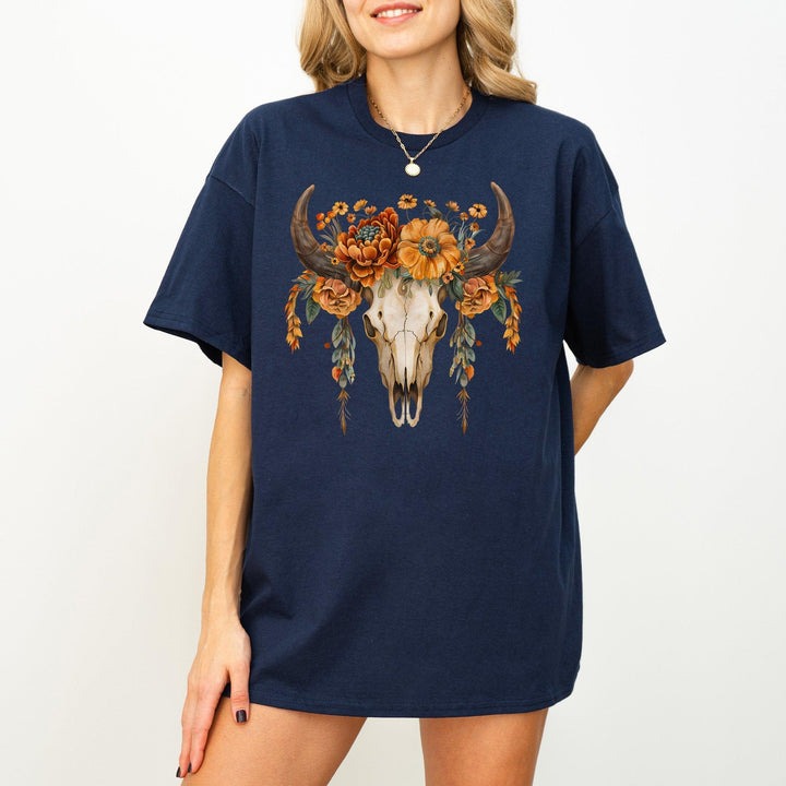 Florale Totenkopf-Kunst T-Shirt | Boho-Kuhschädel-Shirt-FaceeCo
