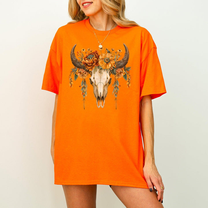 Florale Totenkopf-Kunst T-Shirt | Boho-Kuhschädel-Shirt-FaceeCo