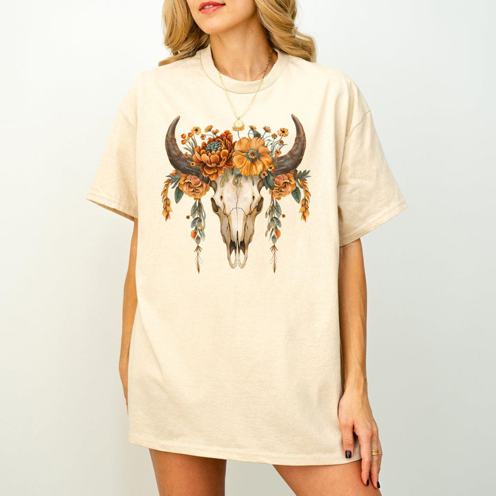 Florale Totenkopf-Kunst T-Shirt | Boho-Kuhschädel-Shirt-FaceeCo