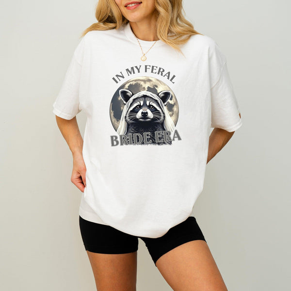 In My Feral Bride T-Shirt mit Waschbär-Print-FaceeCo