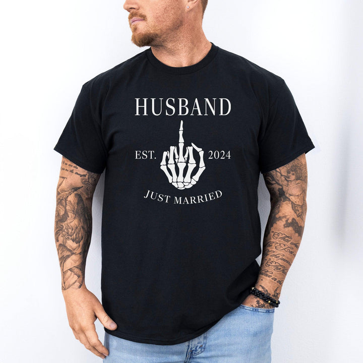 Just Married T-Shirt, personalisiert mit eurem Hochzeitsjahr-FaceeCo