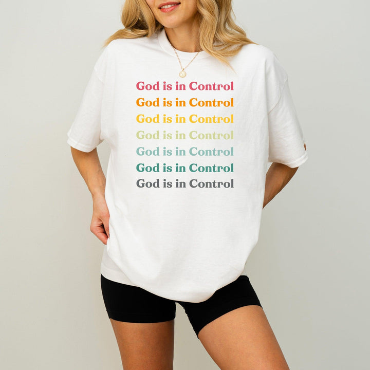 Minimalistisches "God is in Control" T-Shirt | Trendiges Glaube-Unisex-Shirt-FaceeCo