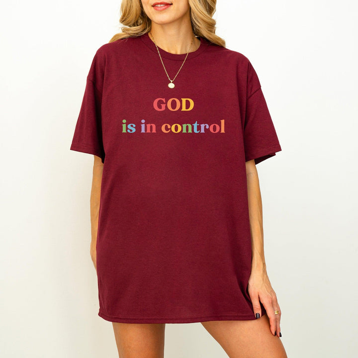 Minimalistisches "God Is In Control" T-Shirt | Trendiges Glaubens-Shirt | Unisex-Oversized-Shirt-FaceeCo