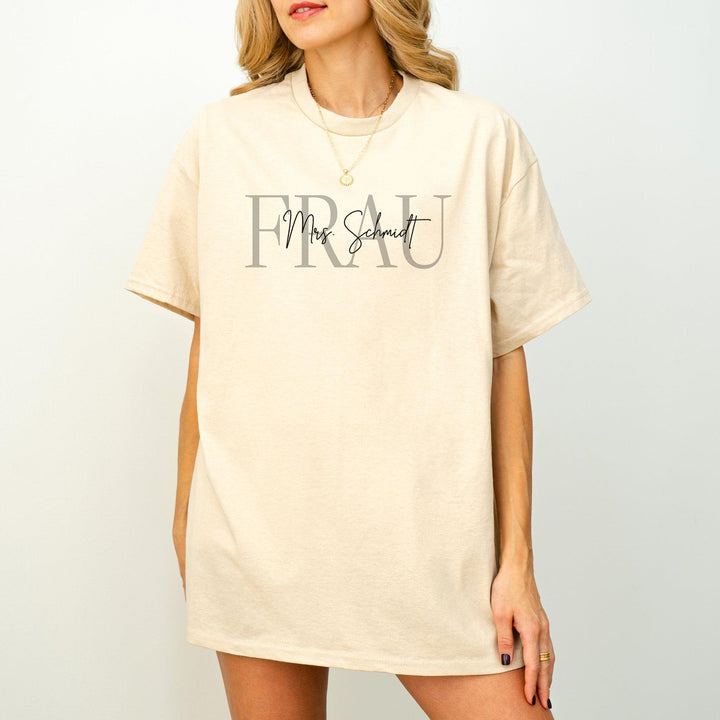 Personalisierter T-Shirt für die Ehefrau | Mrs Shirt-FaceeCo