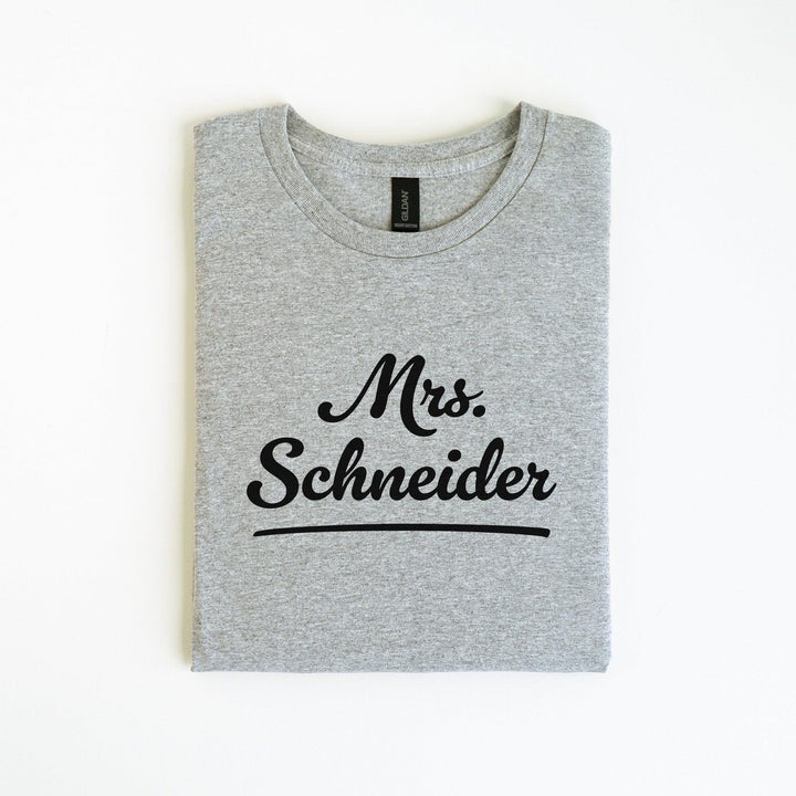 Niedliches Braut T-Shirt mit personalisiertem Namen-FaceeCo