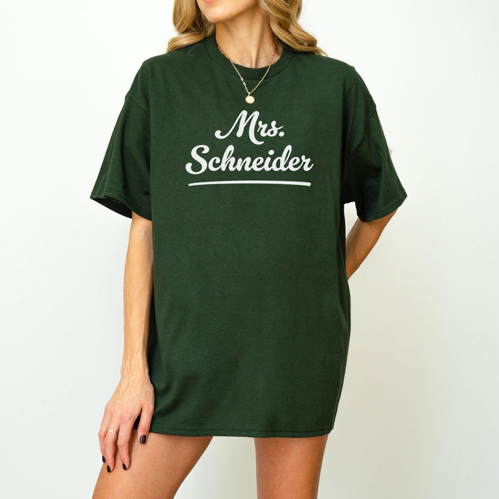 Niedliches Braut T-Shirt mit personalisiertem Namen-FaceeCo