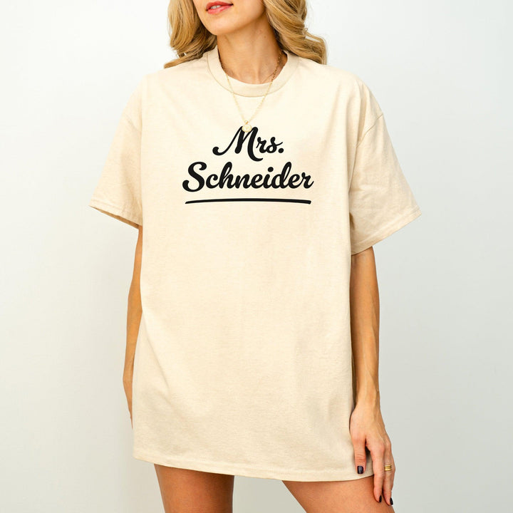 Niedliches Braut T-Shirt mit personalisiertem Namen-FaceeCo