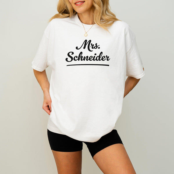 Niedliches Braut T-Shirt mit personalisiertem Namen-FaceeCo