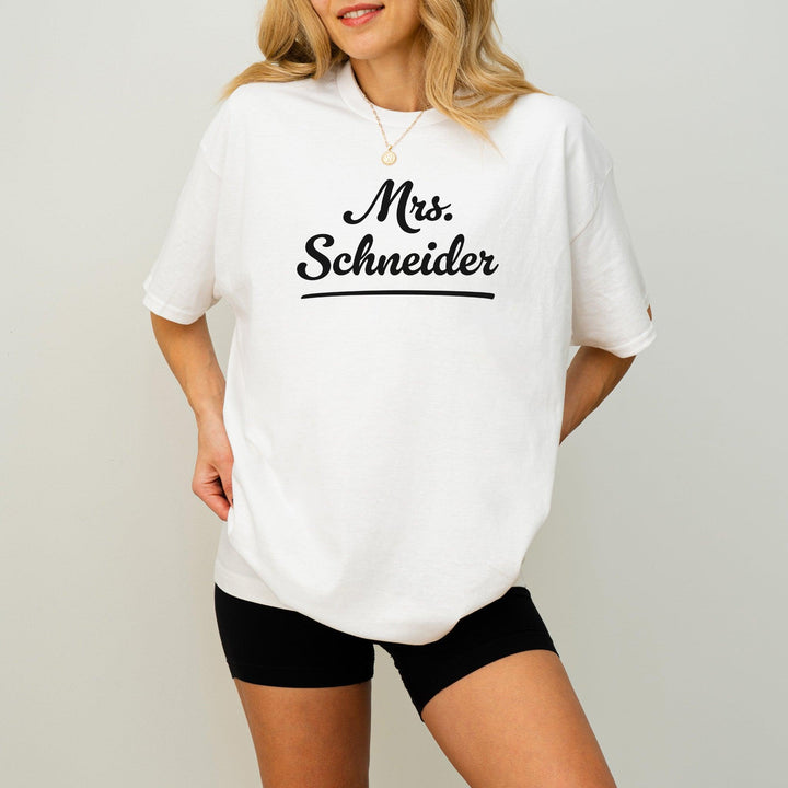 Niedliches Braut T-Shirt mit personalisiertem Namen-FaceeCo