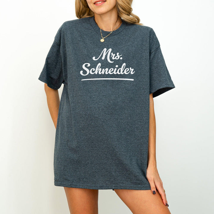 Niedliches Braut T-Shirt mit personalisiertem Namen-FaceeCo