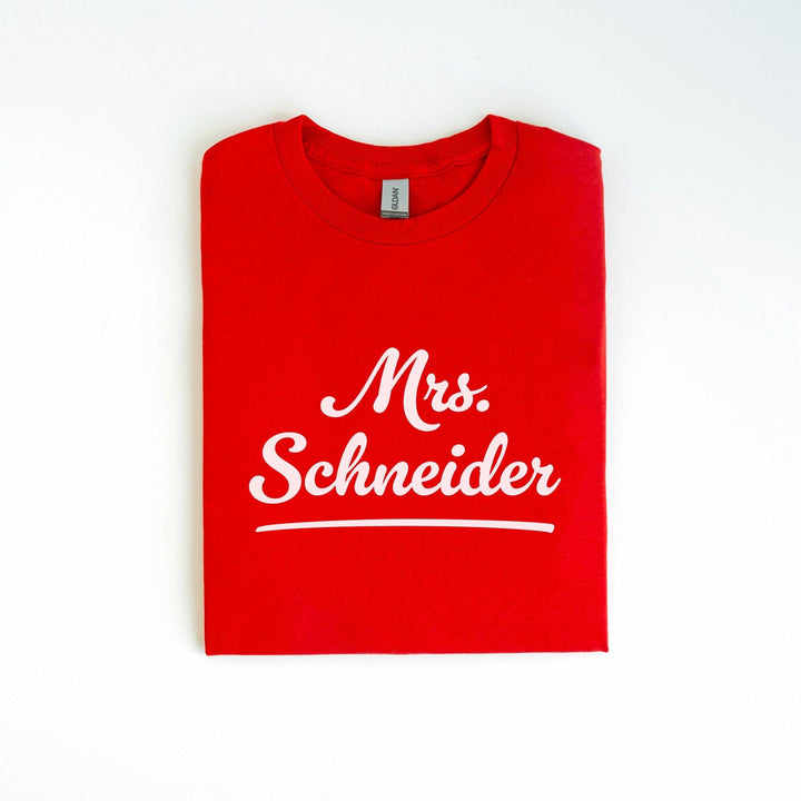 Niedliches Braut T-Shirt mit personalisiertem Namen-FaceeCo