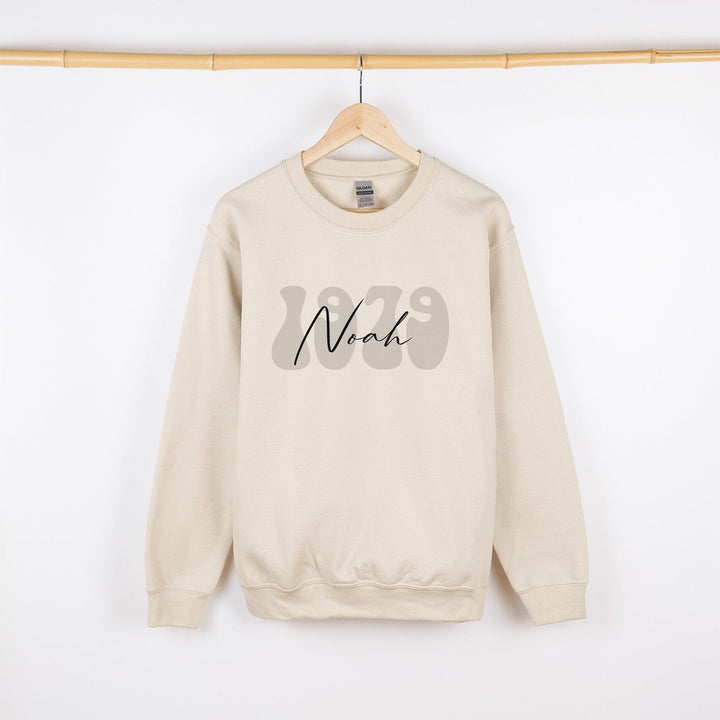 Personalisierter Pullover mit Name und Jahr | Einzigartiger Erinnerungs Pullover-FaceeCo