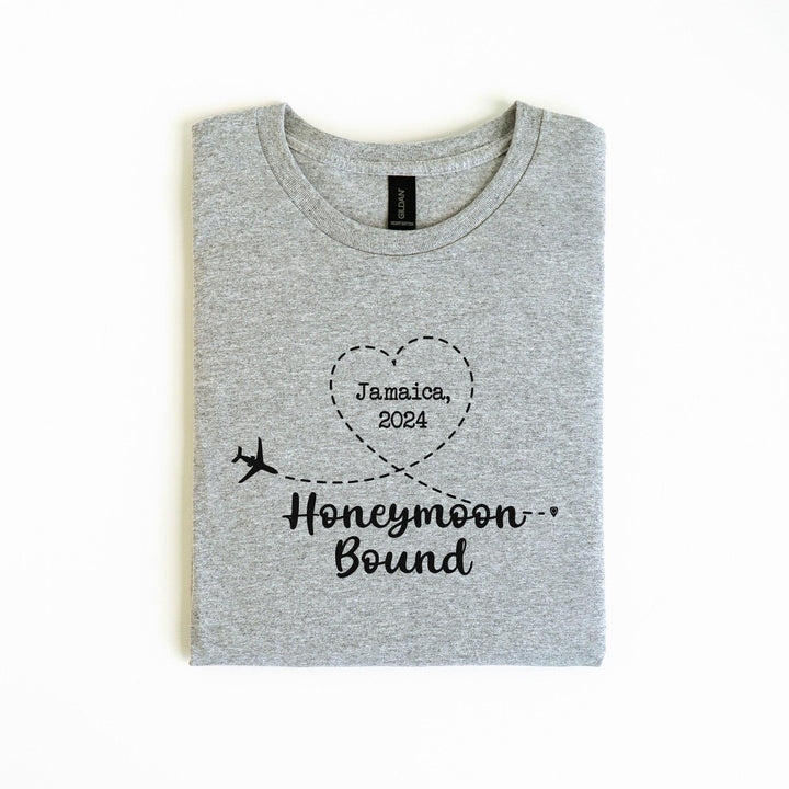 Personalisierbares 'Honeymoon Bound' T-Shirt – mit eurem Datum-FaceeCo