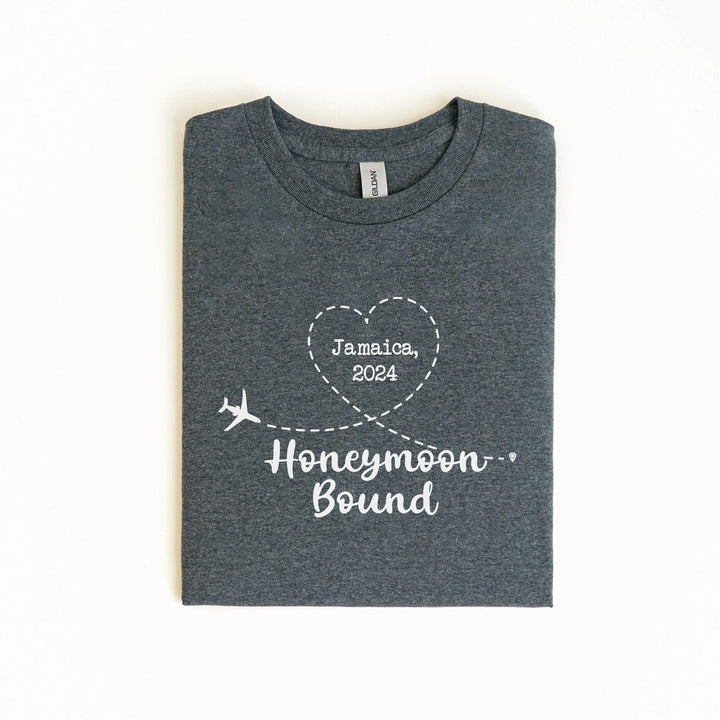 Personalisierbares 'Honeymoon Bound' T-Shirt – mit eurem Datum-FaceeCo