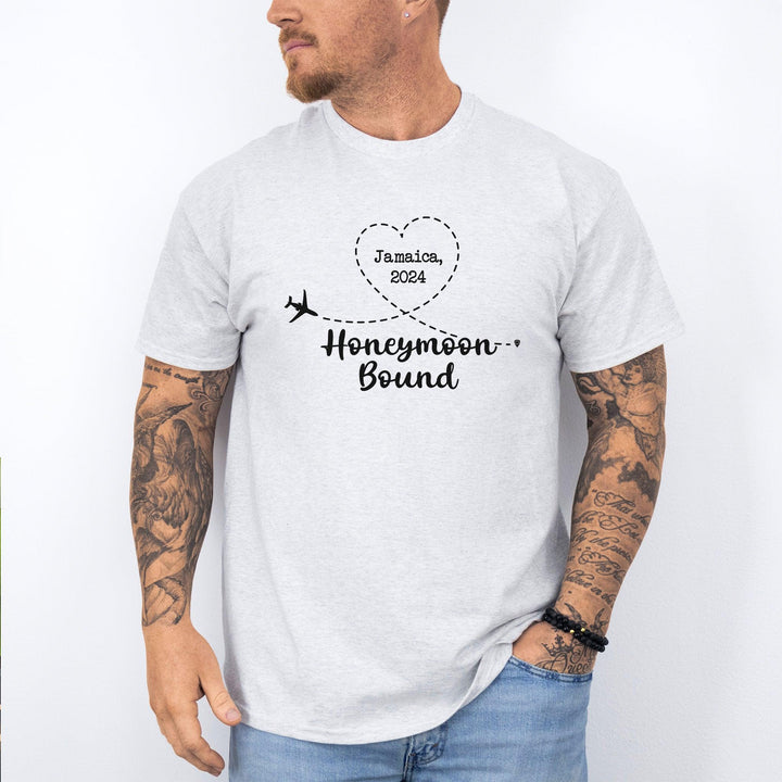 Personalisierbares 'Honeymoon Bound' T-Shirt – mit eurem Datum-FaceeCo