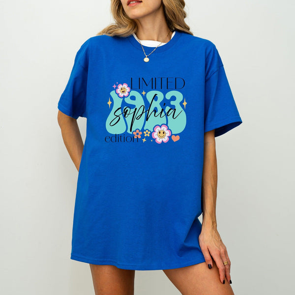 Personalisiertes T-Shirt mit Name und Jahr | Geburtstags-Shirt-FaceeCo