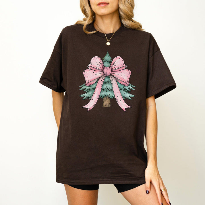 Weihnachtsbaum mit rosa Coquette-Schleifen-Shirt-FaceeCo