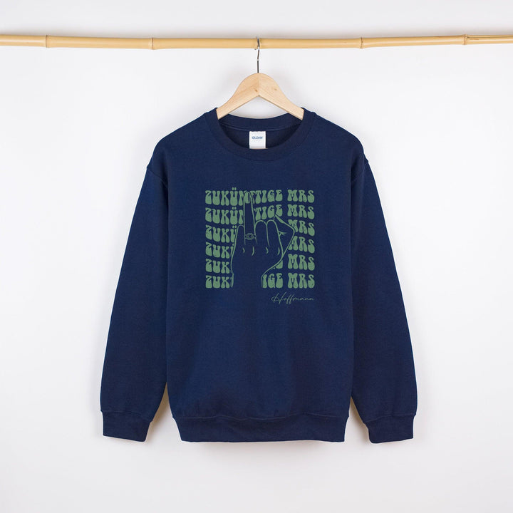 Zukünftige Mrs. Pullover – personalisiert mit Namen-FaceeCo