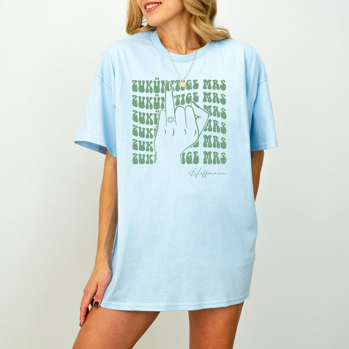 Zukünftige Mrs. T-Shirt – personalisiert für den besonderen Anlass-FaceeCo